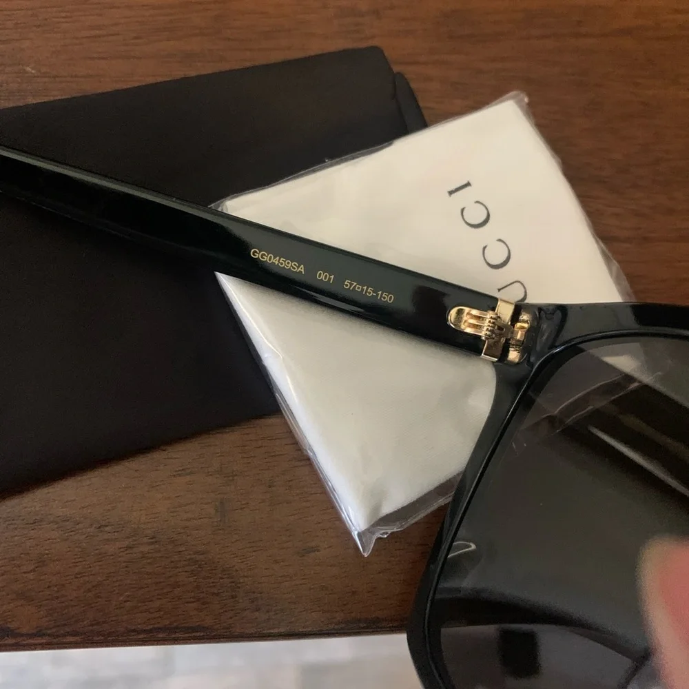 New Gucci black over size sunglasses 🖤